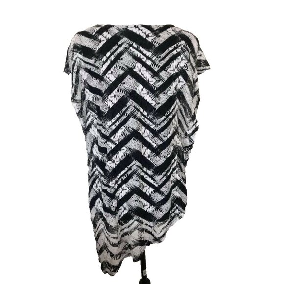FRANK LYMAN Crochet Asymmetrical Overlay Tunic Top Size 6 White Black Tank - Picture 7 of 9